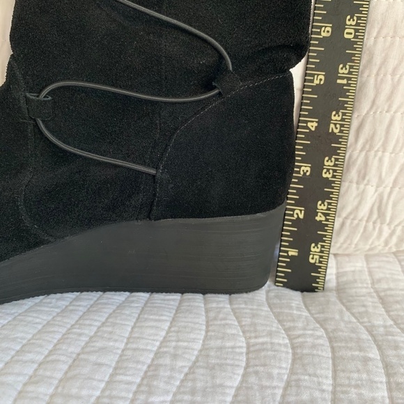 H By Halston Liz Wedge Winter Snow Boot Black Suede NEW 8.5 - Picture 9 of 12